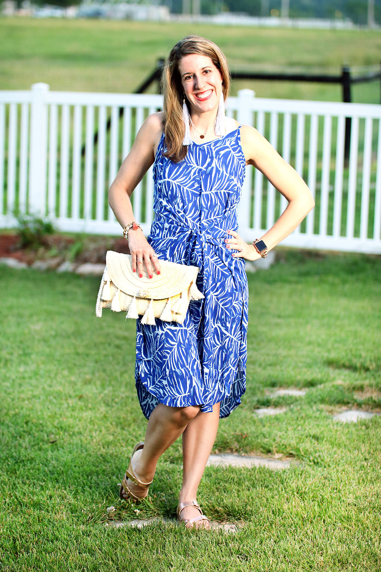 2 Colorful Ways to Wear Navy Blue Pants - Savvy Southern Chic