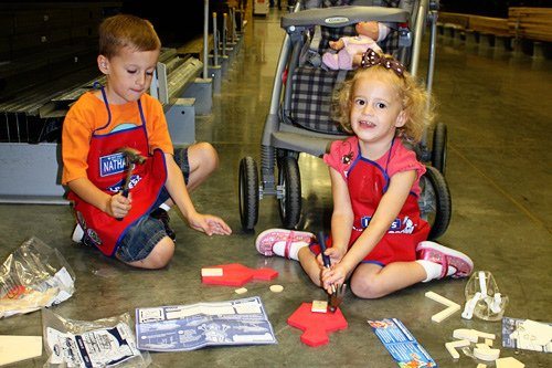 Lowes Build and Grow – Schoolhouse Picture Frame