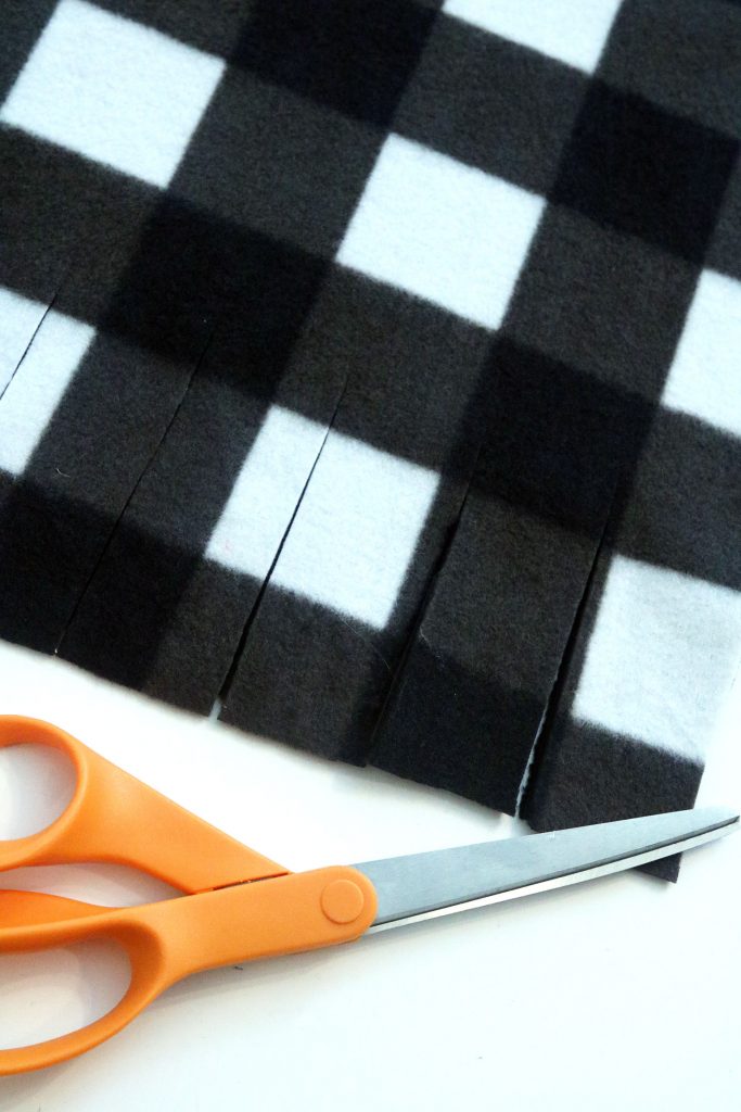 No-Sew Fleece Pet Blanket to Keep Your Home Stain Free for the Fall ...